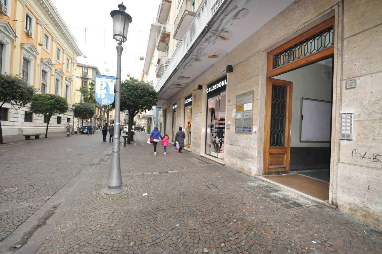 Residenza Eleonora Alojamento de Acomodação e Pequeno-almoço Salerno